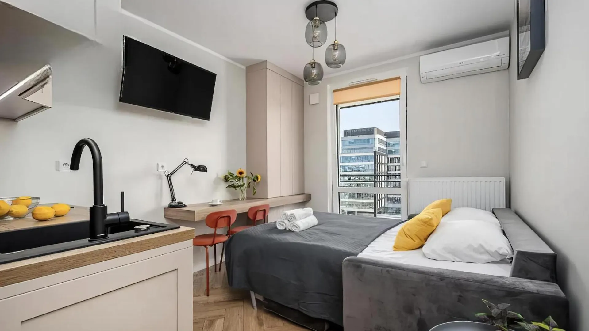 77 Wiktoryn Studio Apartment Warsaw